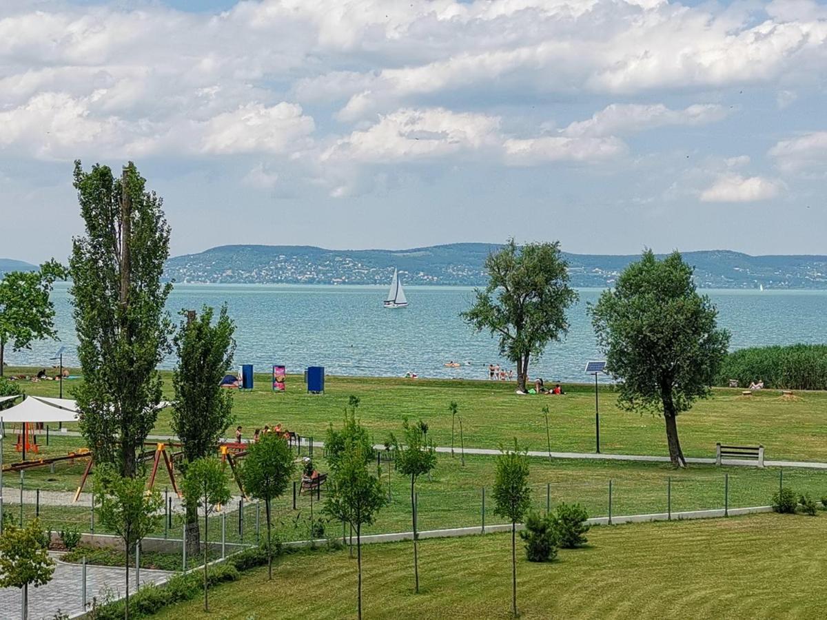 Vizpart Honved Apartman Balatonlelle Exterior photo